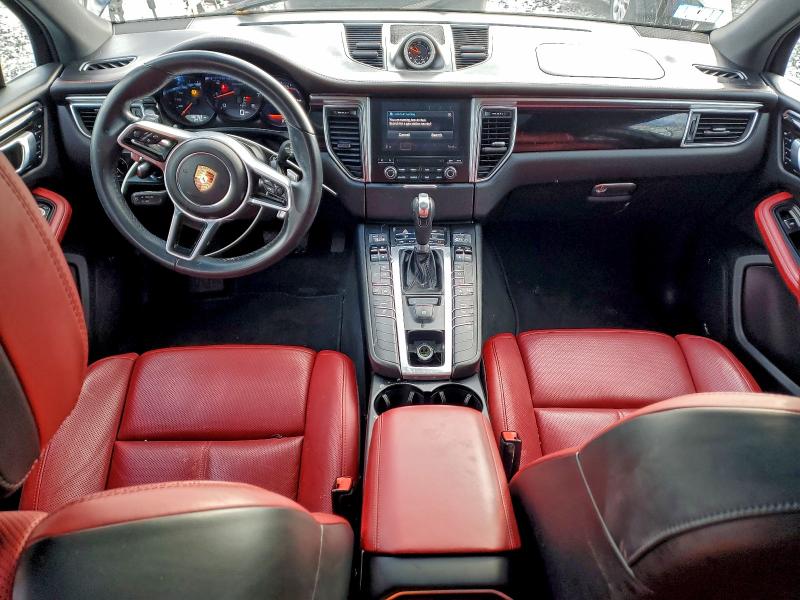 Фото 8 - PORSCHE MACAN