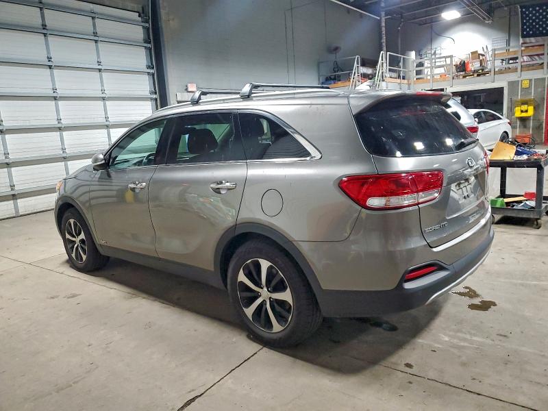 Фото 2 - KIA SORENTO