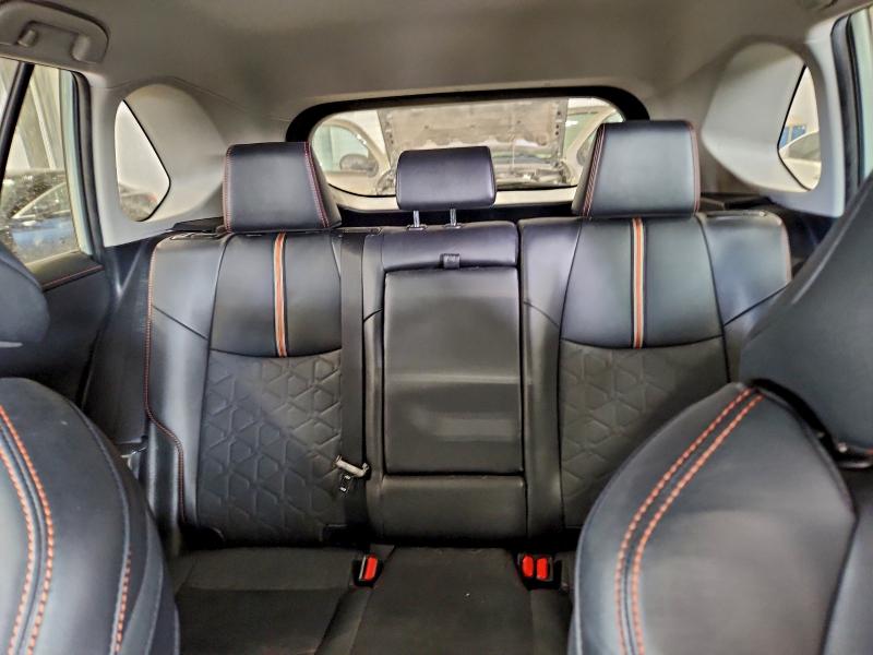 Фото 10 - TOYOTA RAV4