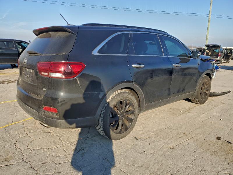 Фото 3 - KIA SORENTO