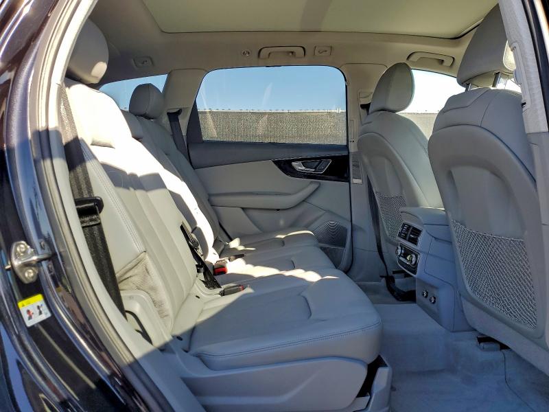 Фото 11 - AUDI Q7