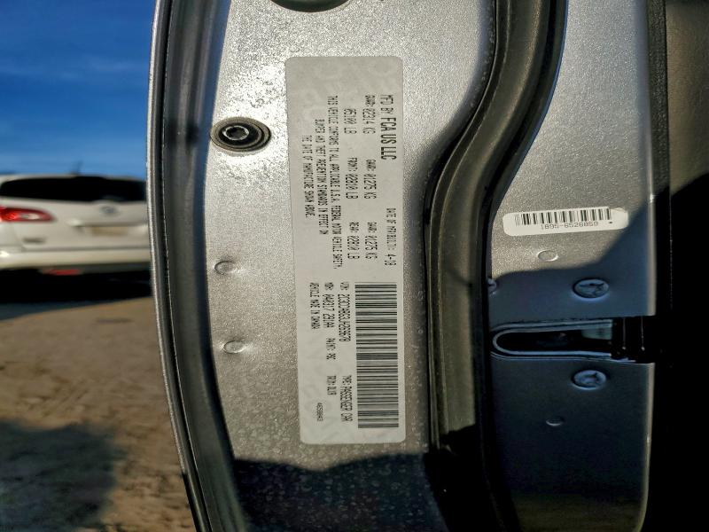 Фото 13 - CHRYSLER 300