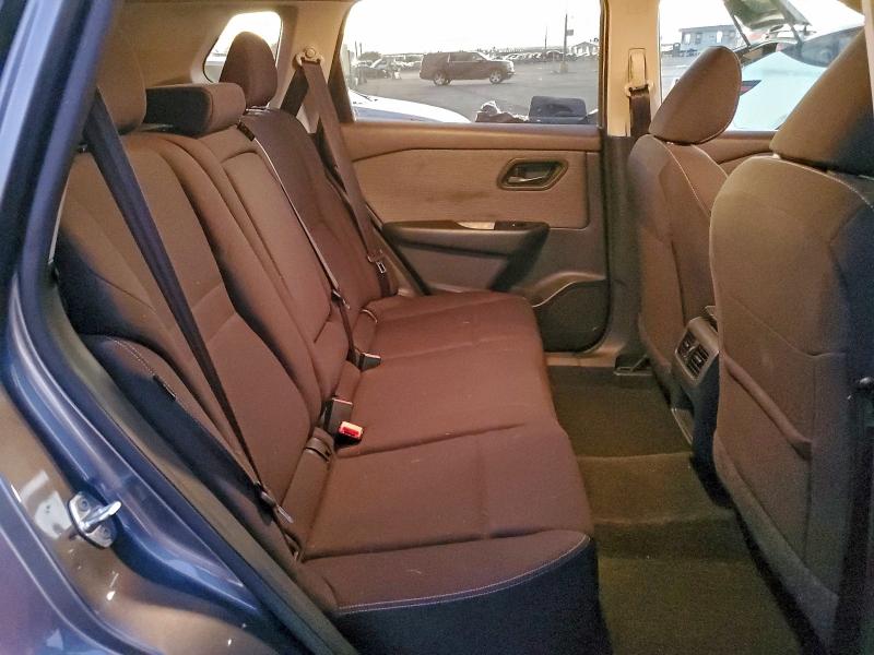 Фото 10 - NISSAN ROGUE