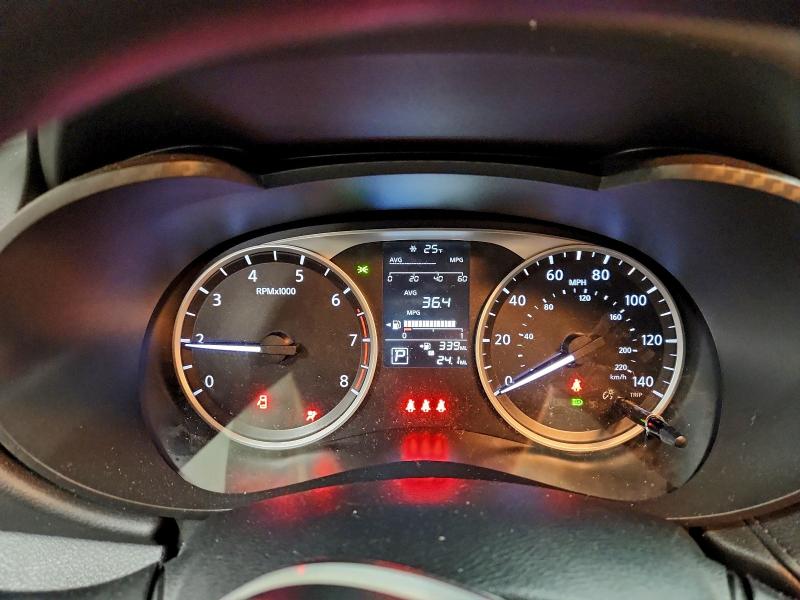 Фото 9 - NISSAN VERSA