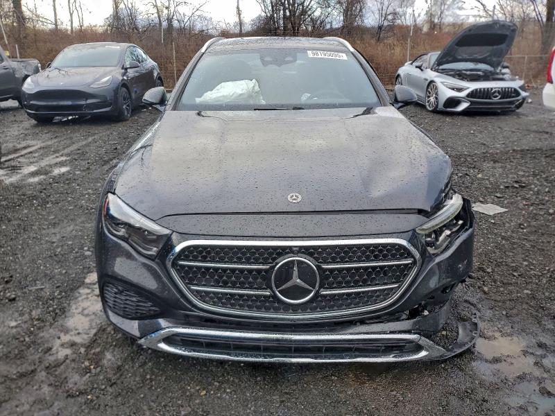 Фото 5 - MERCEDES-BENZ E-CLASS