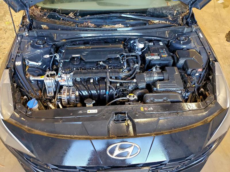 Фото 11 - HYUNDAI ELANTRA