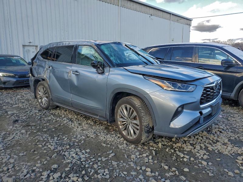 Фото 4 - TOYOTA HIGHLANDER