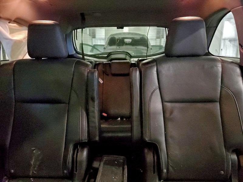 Фото 10 - TOYOTA HIGHLANDER