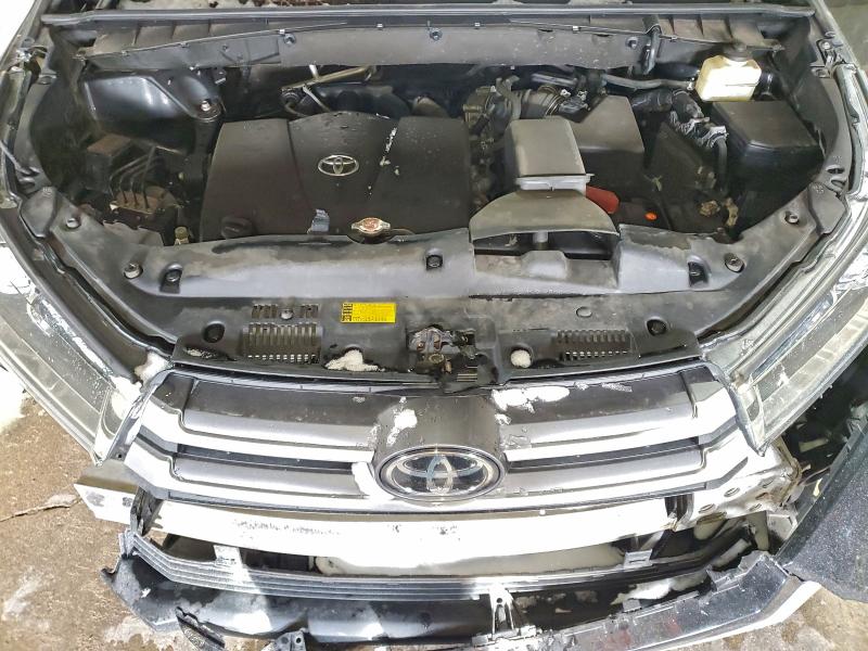 Фото 12 - TOYOTA HIGHLANDER