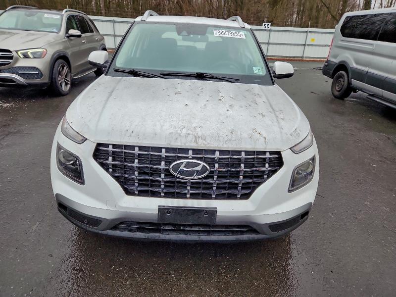 Фото 5 - HYUNDAI VENUE