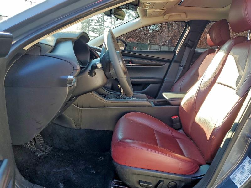 Фото 7 - MAZDA 3