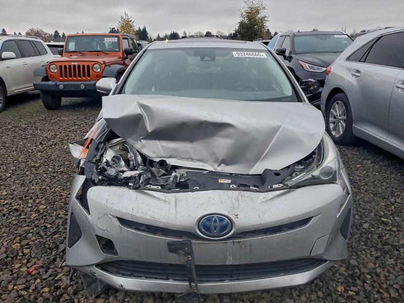 Фото 5 - TOYOTA PRIUS