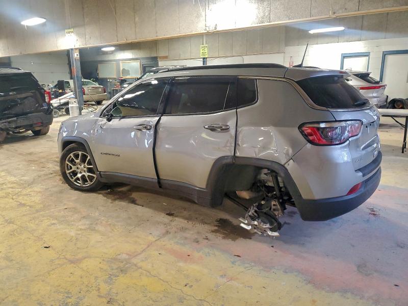 Фото 2 - JEEP COMPASS