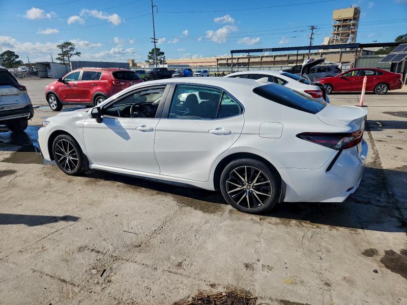 Фото 2 - TOYOTA CAMRY