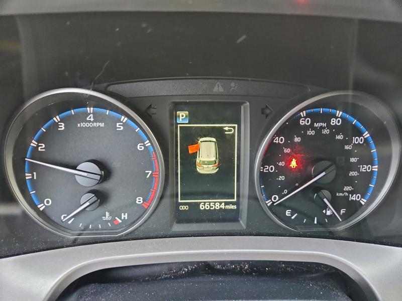 Фото 9 - TOYOTA RAV4