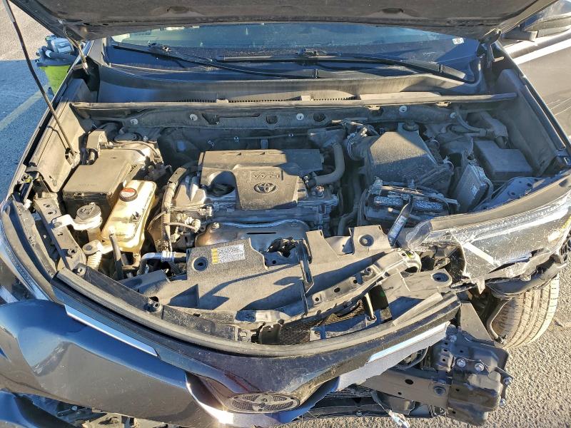 Фото 12 - TOYOTA RAV4