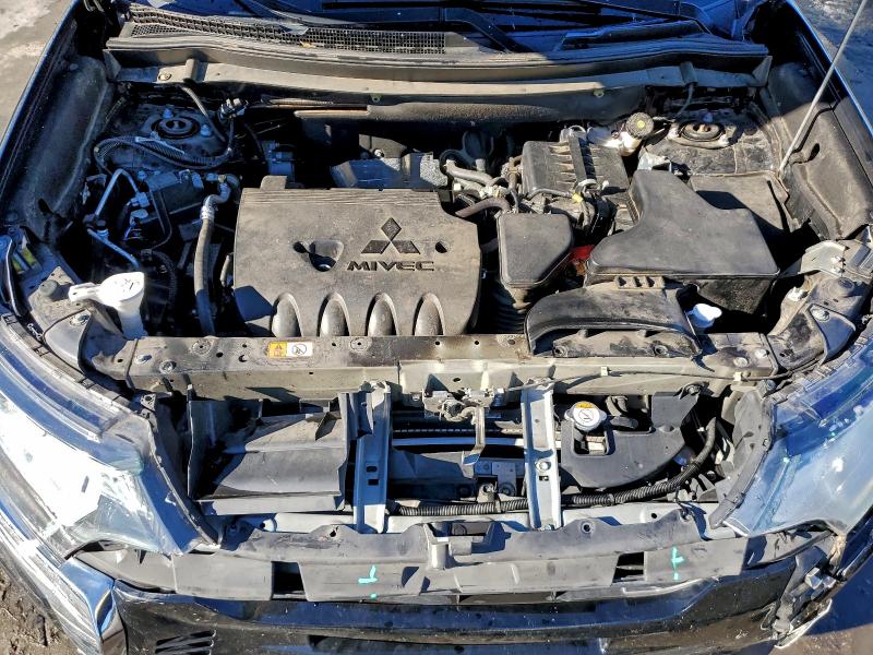 Фото 12 - MITSUBISHI OUTLANDER