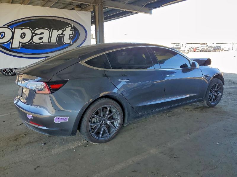 Фото 3 - TESLA MODEL 3