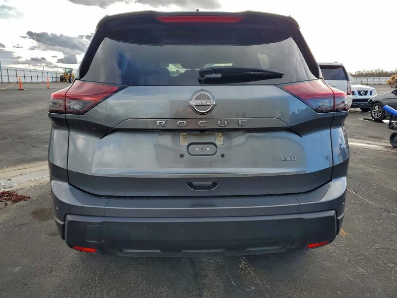 Фото 6 - NISSAN ROGUE