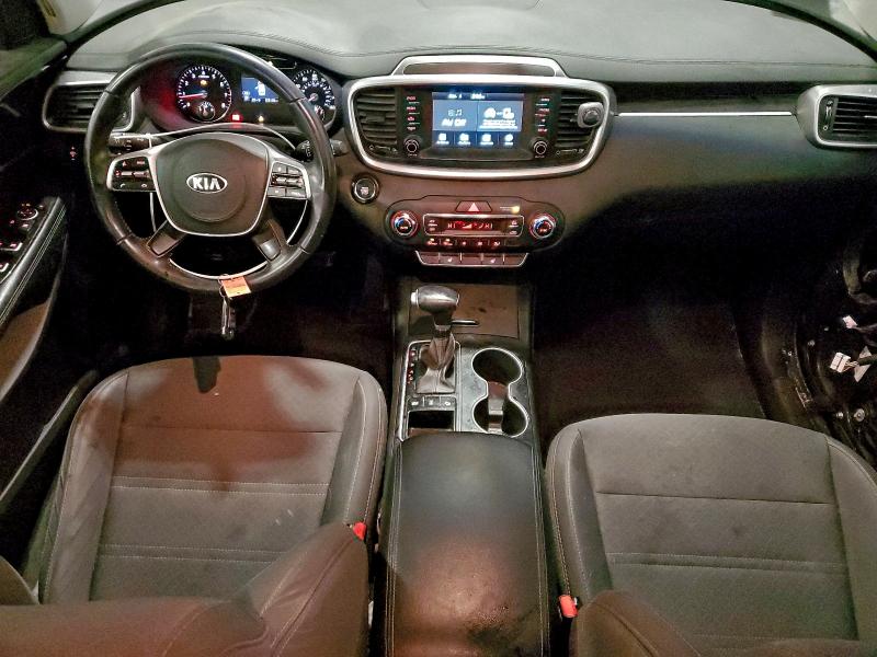 Фото 8 - KIA SORENTO