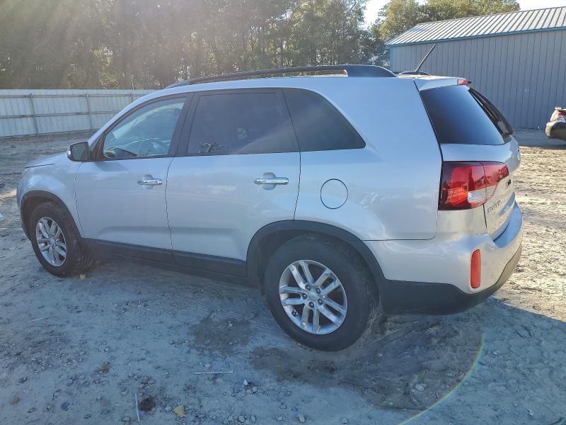 Фото 2 - KIA SORENTO