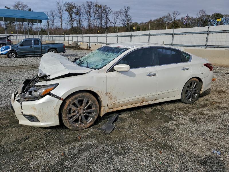 Фото 1 - NISSAN ALTIMA