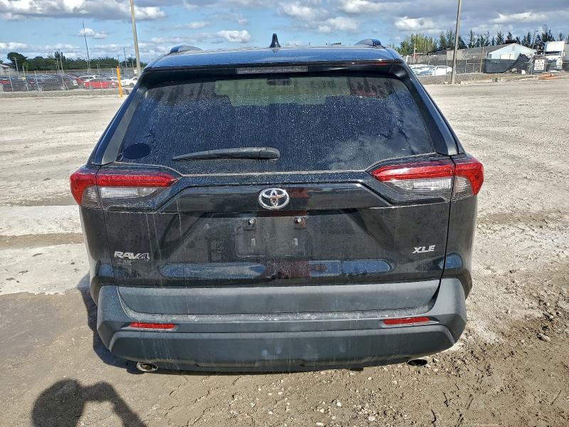 Фото 6 - TOYOTA RAV4