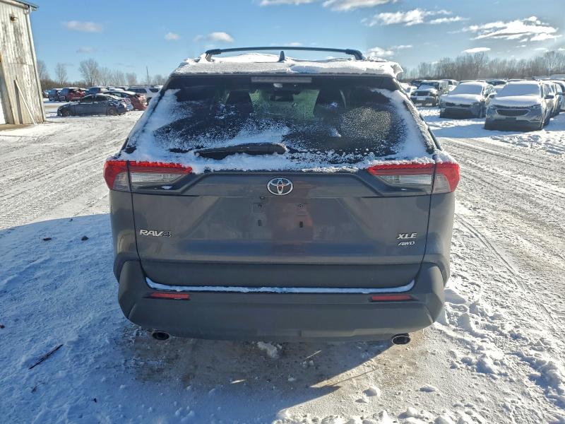 Фото 6 - TOYOTA RAV4