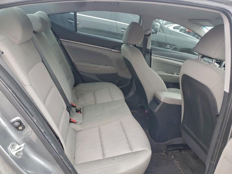 Фото 10 - HYUNDAI ELANTRA