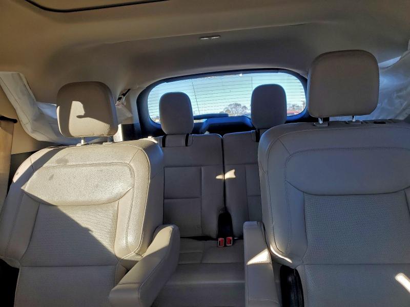 Фото 10 - FORD EXPLORER