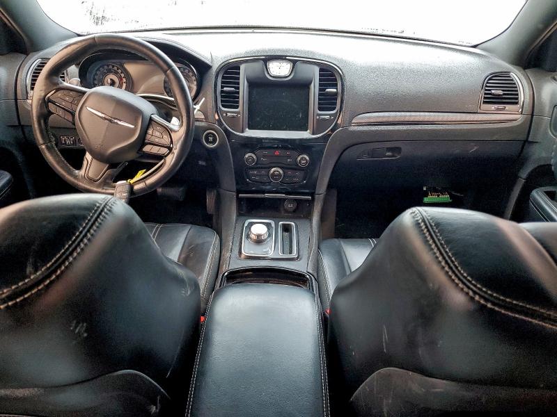 Фото 8 - CHRYSLER 300