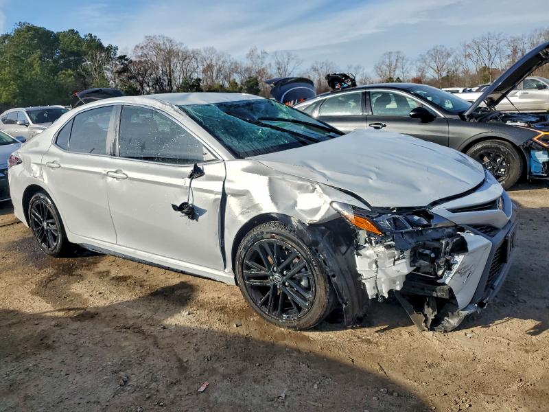 Фото 4 - TOYOTA CAMRY