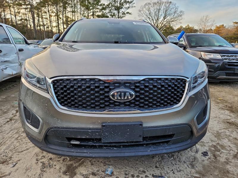 Фото 5 - KIA SORENTO