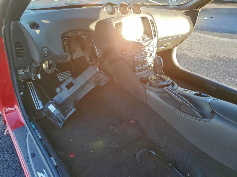 Фото 8 - NISSAN 370Z