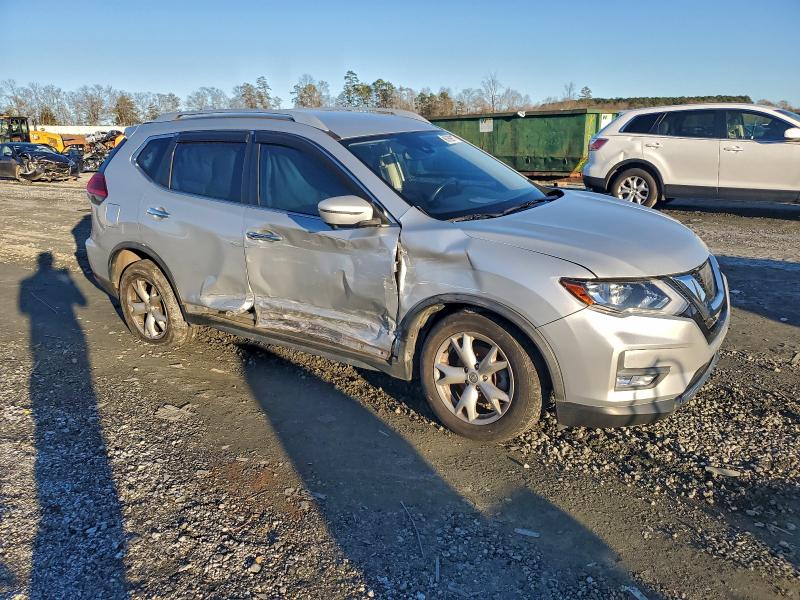 Фото 4 - NISSAN ROGUE