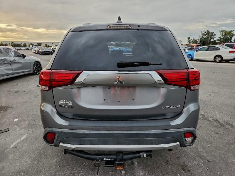 Фото 6 - MITSUBISHI OUTLANDER