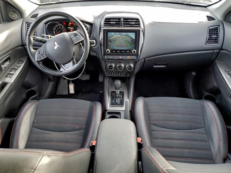 Фото 8 - MITSUBISHI OUTLANDER