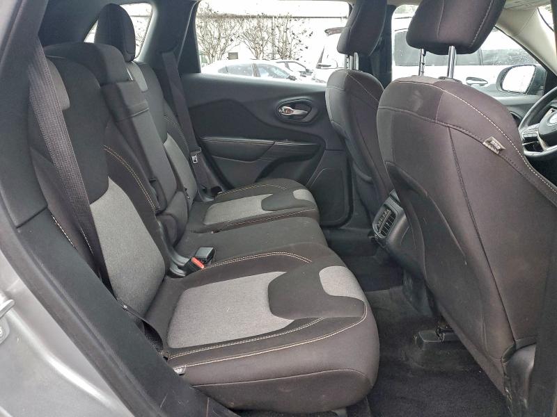 Фото 10 - JEEP GRAND CHER