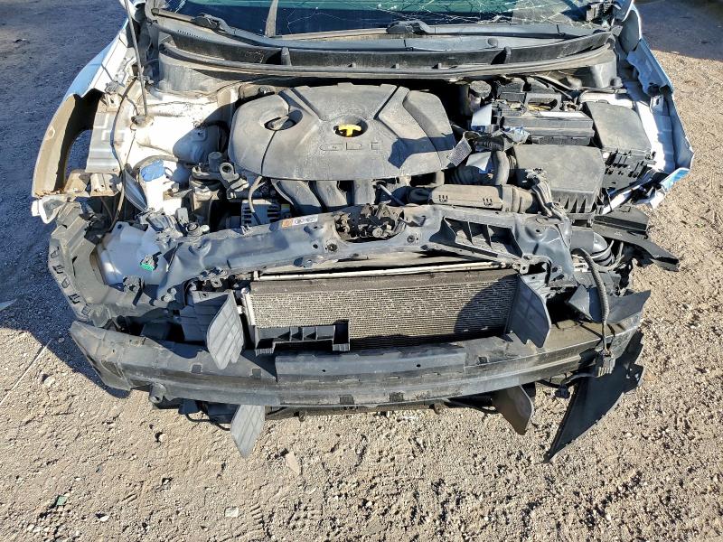 Фото 11 - HYUNDAI ELANTRA