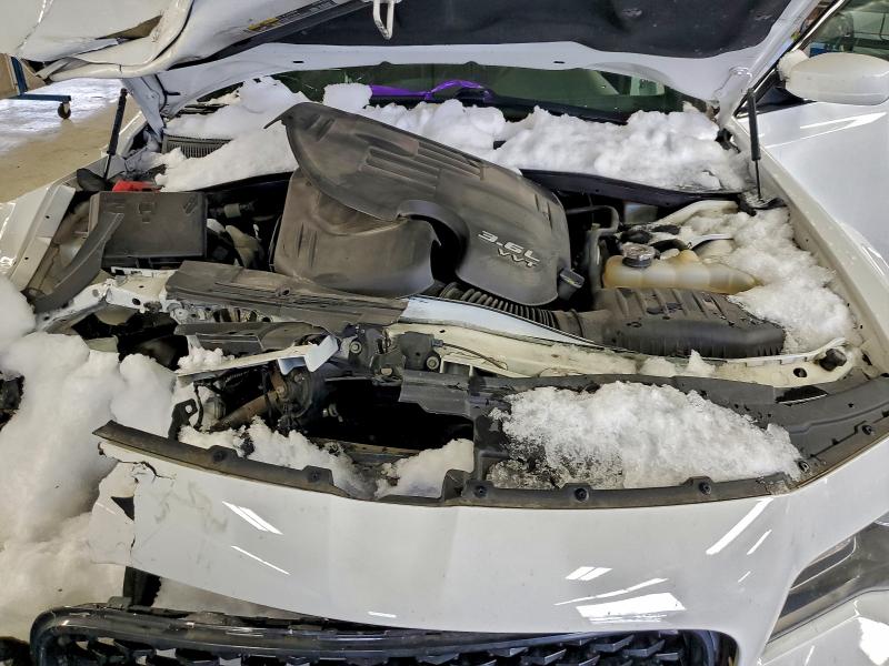 Фото 11 - CHRYSLER 300