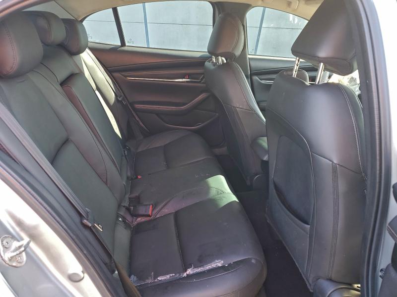 Фото 10 - MAZDA 3