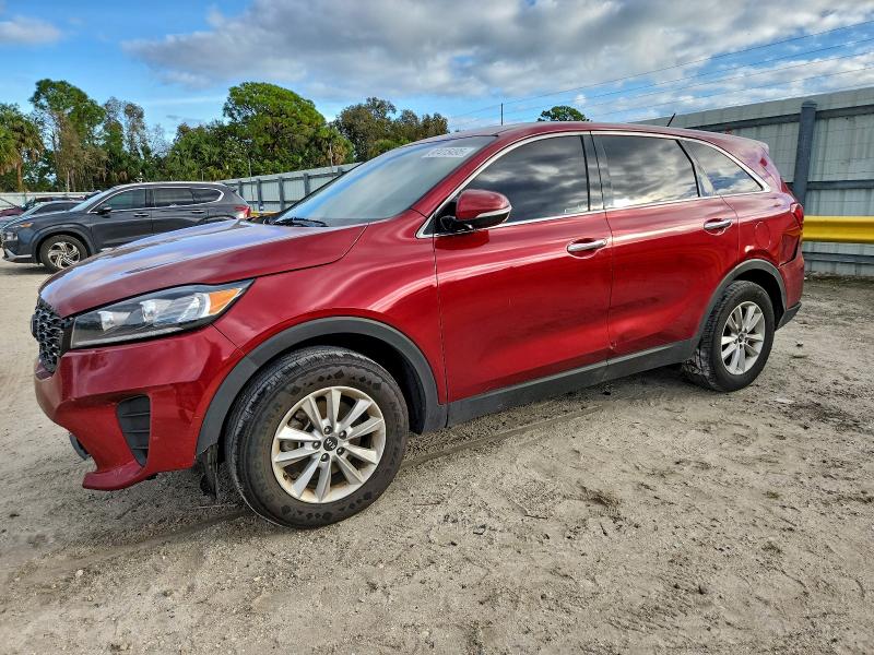 Фото 1 - KIA SORENTO