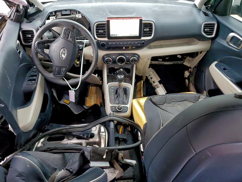 Фото 8 - HYUNDAI VENUE