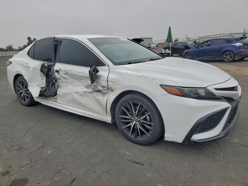 Фото 4 - TOYOTA CAMRY