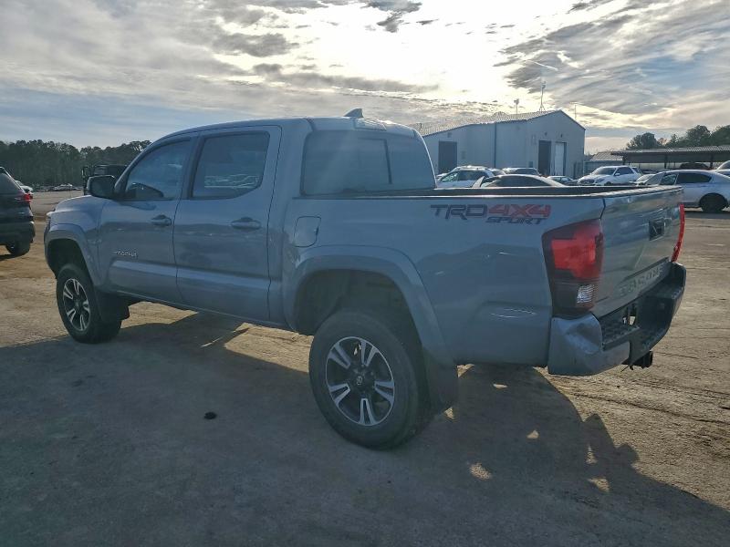 Фото 2 - TOYOTA TACOMA
