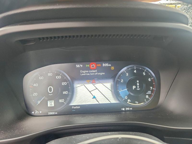 Фото 9 - VOLVO XC40