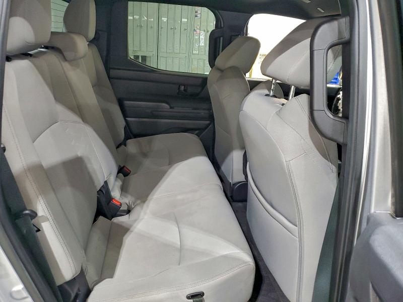 Фото 10 - TOYOTA TACOMA