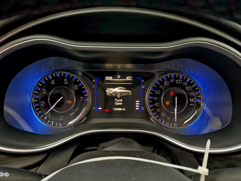 Фото 9 - CHRYSLER 200