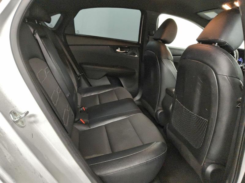 Фото 10 - KIA FORTE