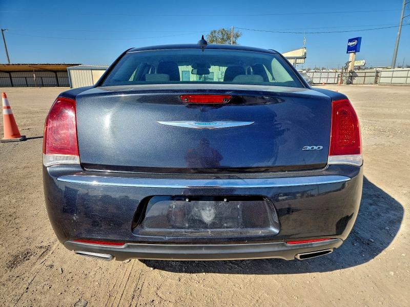 Фото 6 - CHRYSLER 300